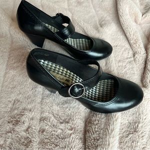 American Eagle Mary Jane black shoes size 9